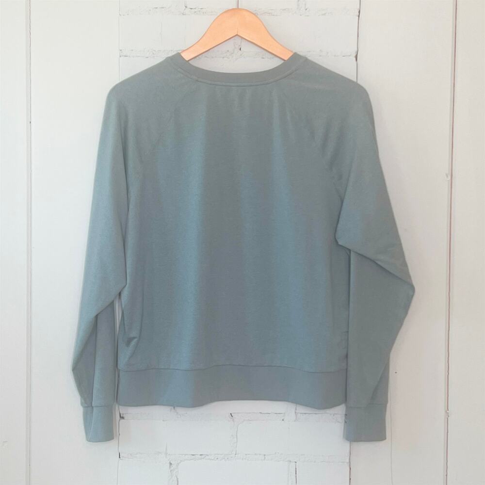 Vuori Long Sleeve Halo Crew Knit Smoke Blue Heather Women's Medium - Picture 4 of 5